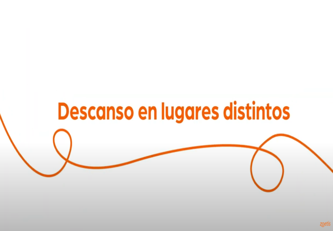 Texto "Descansa en lugares distintos" con espiral naranja sobre fondo blanco.